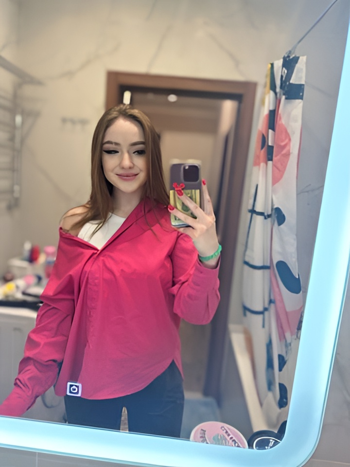 Арина привлекальеная девушка из Озерск цена от 2000 руб