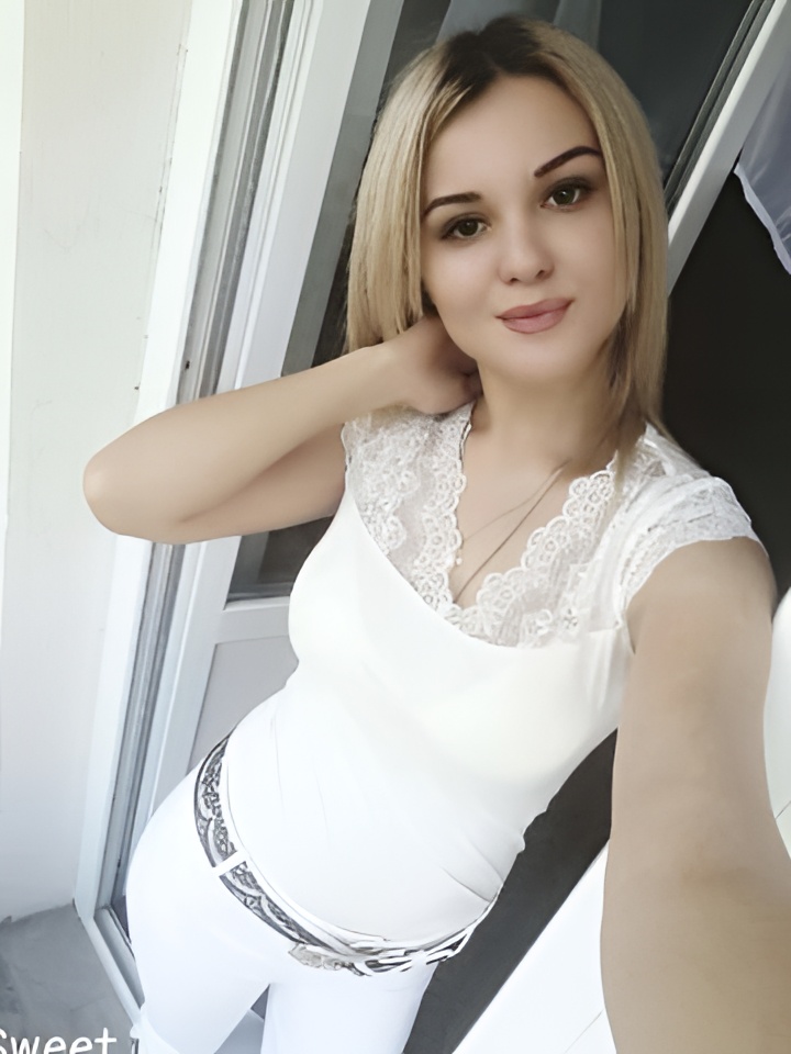 Лорен привлекальеная девушка из Озерск цена от 10000 руб