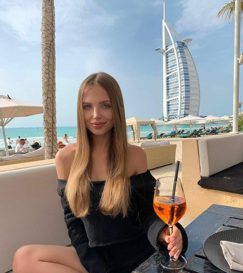 Софья привлекальеная девушка из Озерск цена от 3000 руб