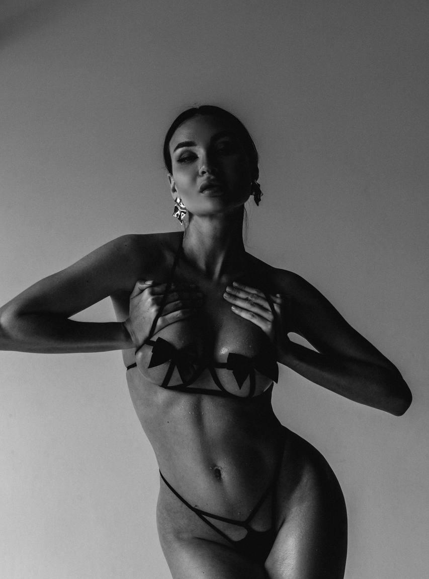 Жанна привлекальеная девушка из Озерск цена от 4000 руб