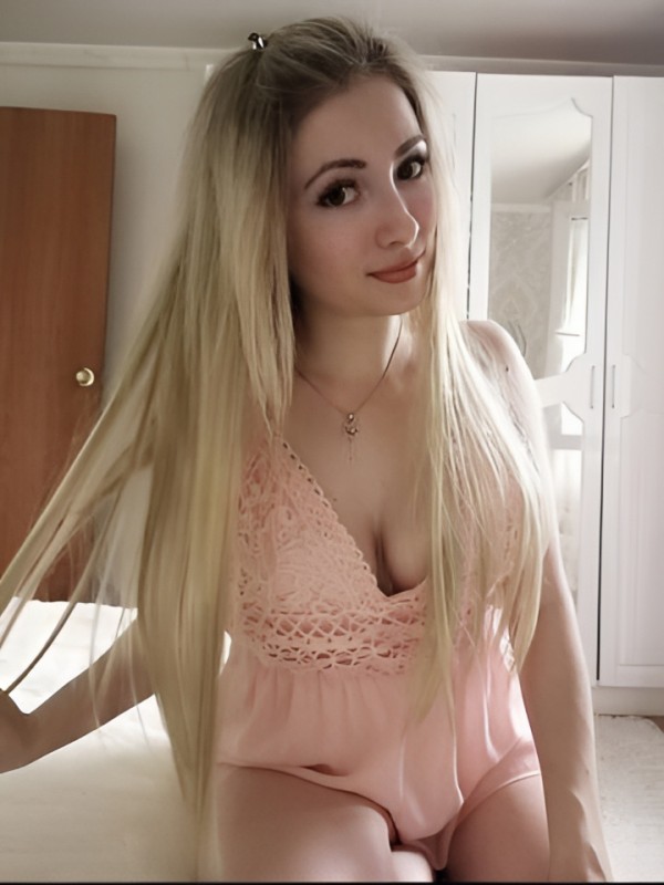 Лейла привлекательная девушка из Озерск цена от 1500 руб