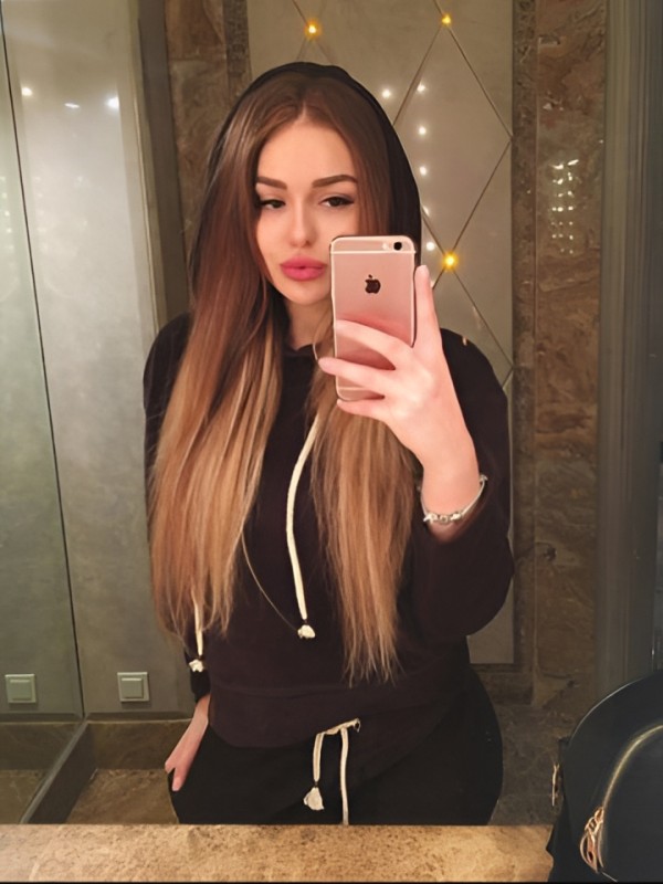 Лизочка привлекательная девушка из Озерск цена от 2500 руб