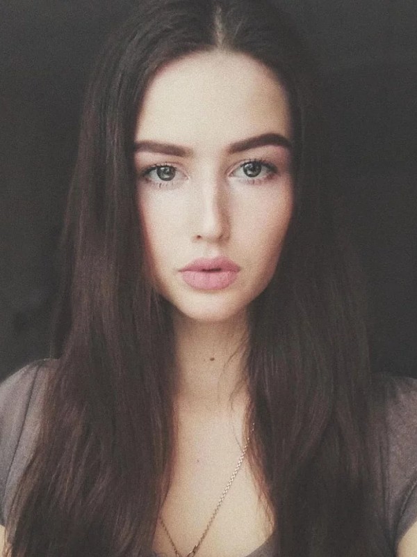 Карина привлекательная девушка из Озерск цена от 3500 руб