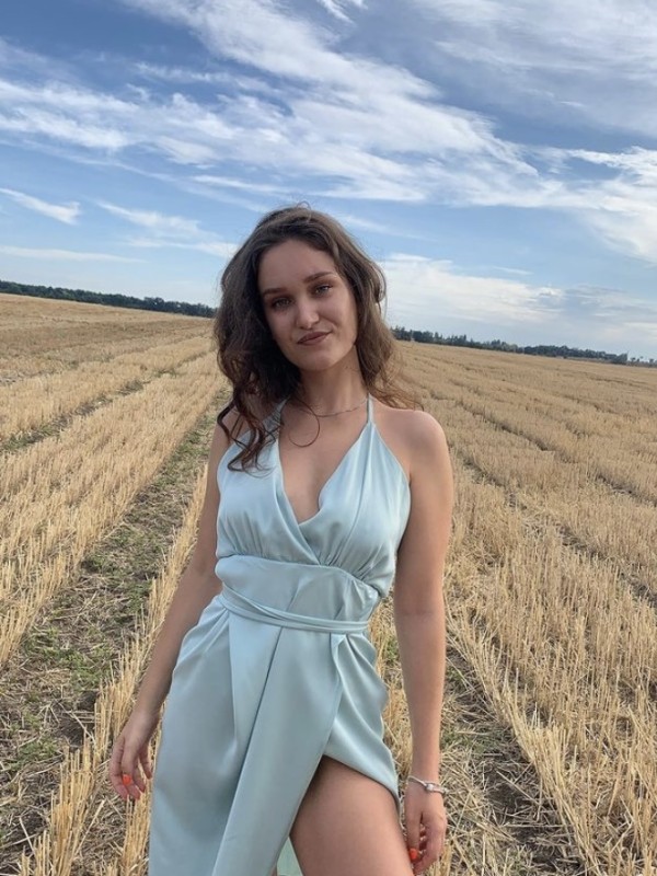 🎥 Оксана привлекательная девушка из Озерск цена от 3500 руб